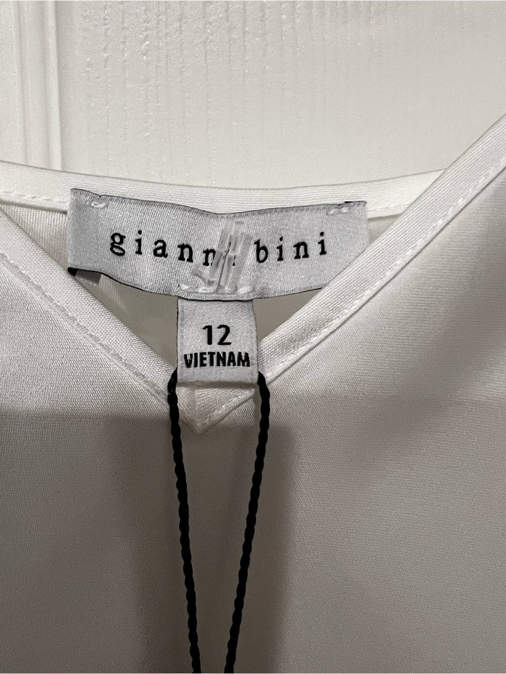 NWT Gianni Bini White Satin V-Neck Camisole Size 12 - Picture 4 of 5